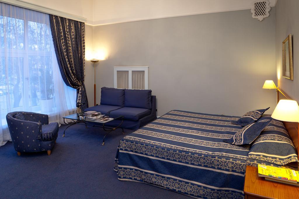 Grand Hotel Ukraine Dnipro Exteriör bild