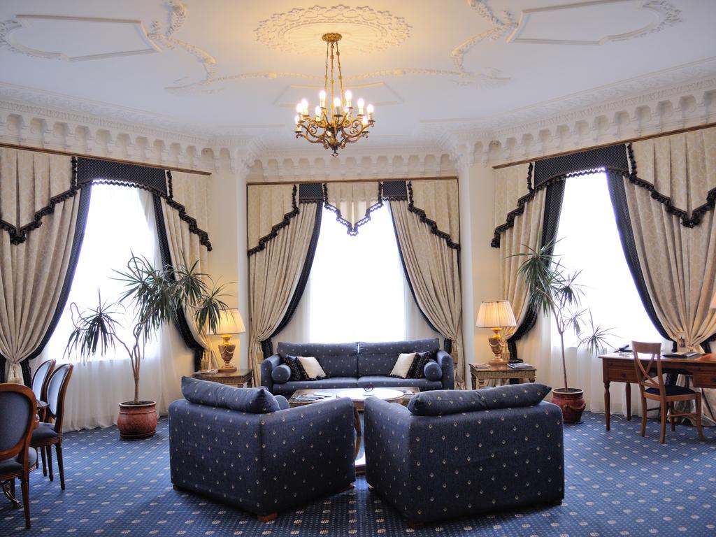 Grand Hotel Ukraine Dnipro Exteriör bild