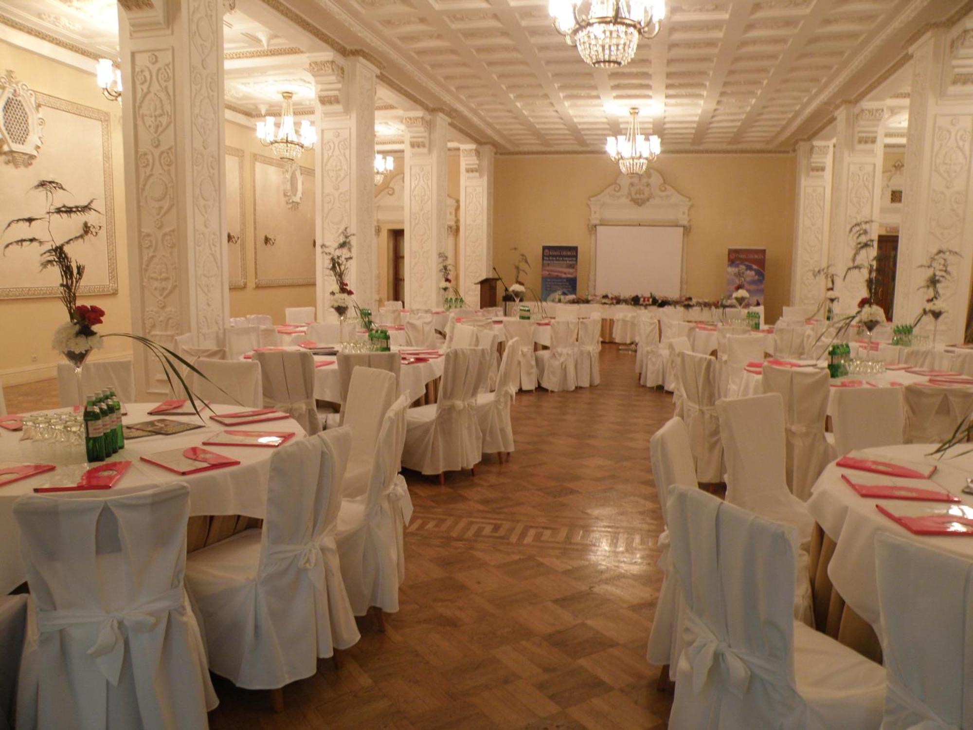 Grand Hotel Ukraine Dnipro Exteriör bild