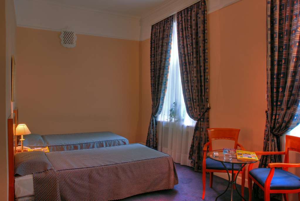 Grand Hotel Ukraine Dnipro Rum bild