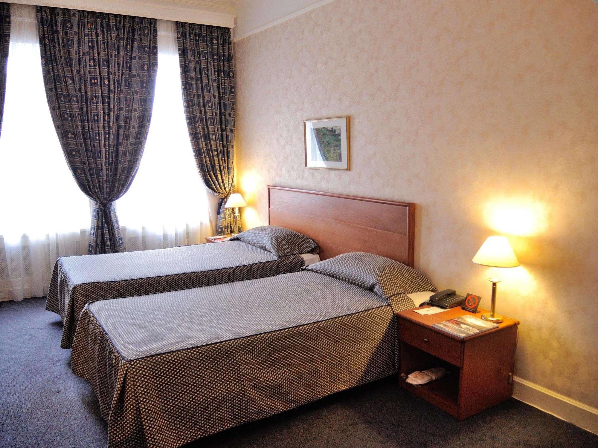 Grand Hotel Ukraine Dnipro Exteriör bild